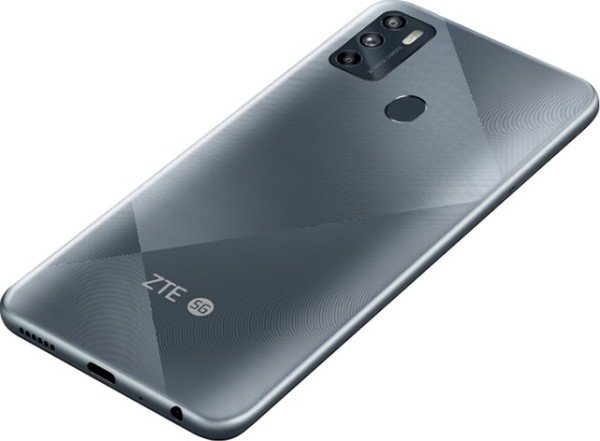 Какой телефон лучше zte blade 20 или realme c3